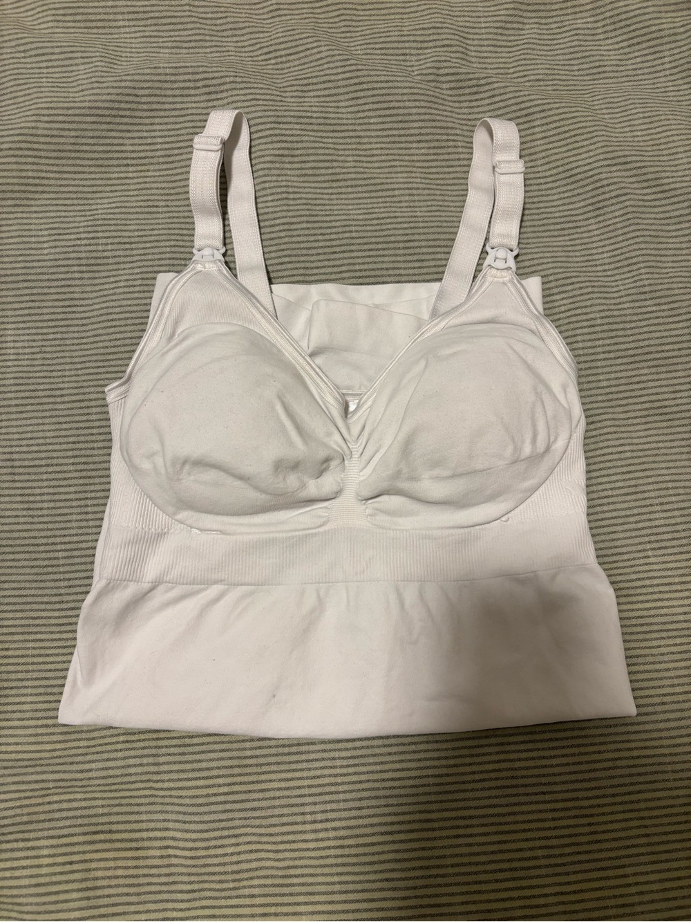 Medela White Nursing Sleep tank top with built in bra